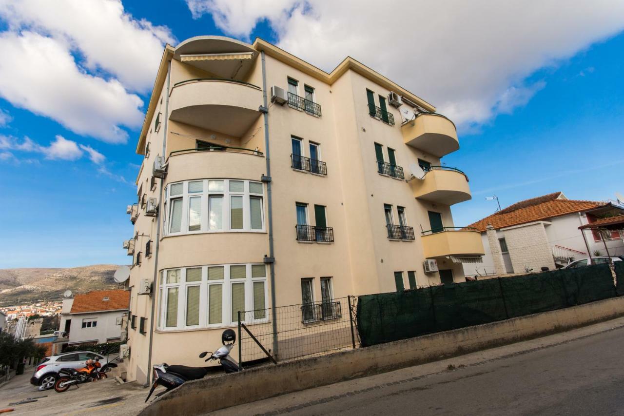 דירות טרוגיר Apartman Ruza מראה חיצוני תמונה